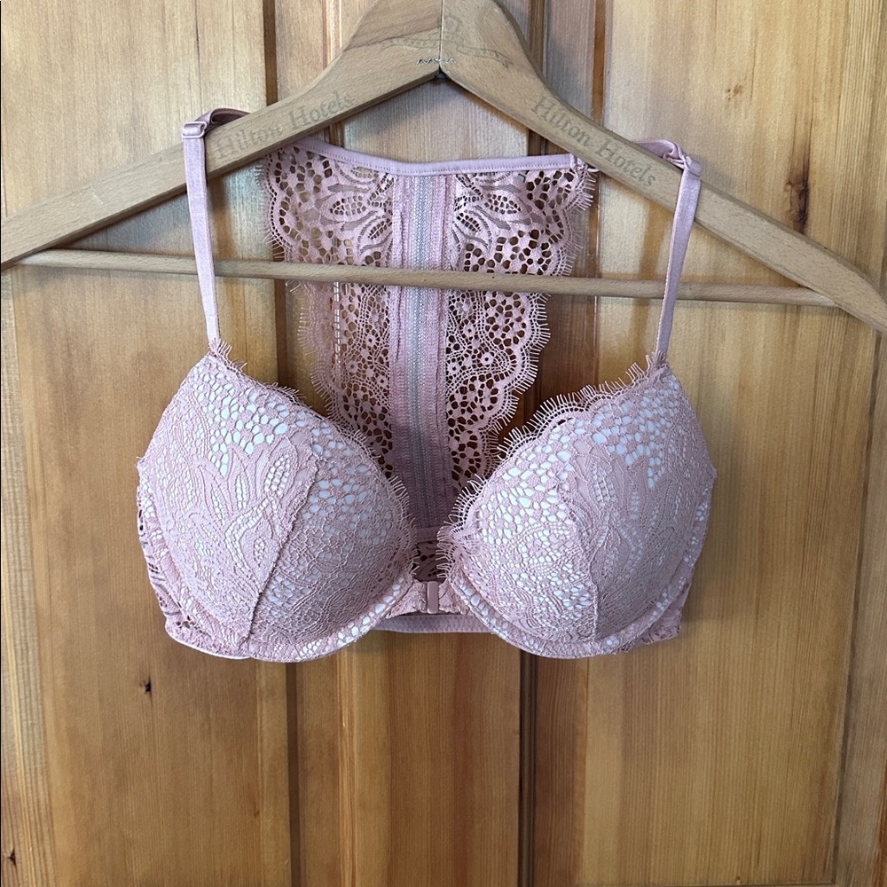 Victoria's Secret Lace Push-Up Bra in blush pink